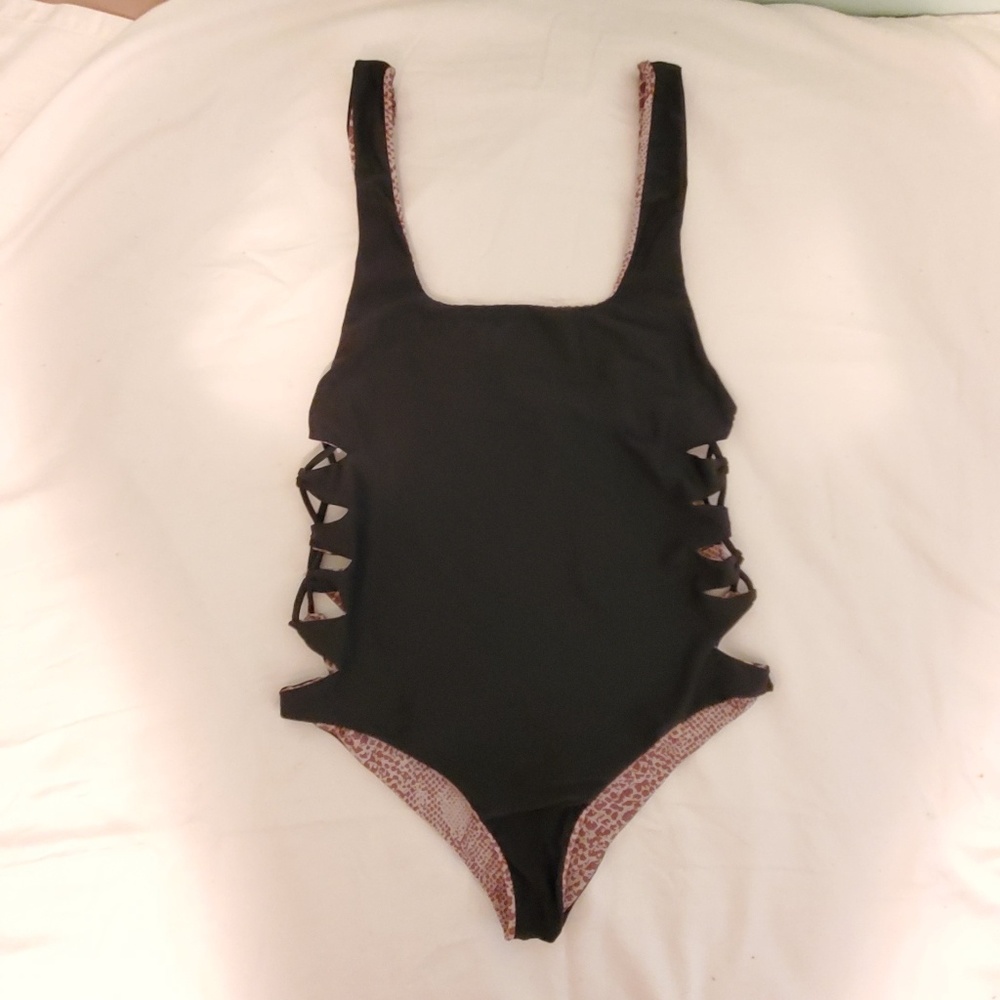 *SOLD* Acacia large Hideaways one piece in black